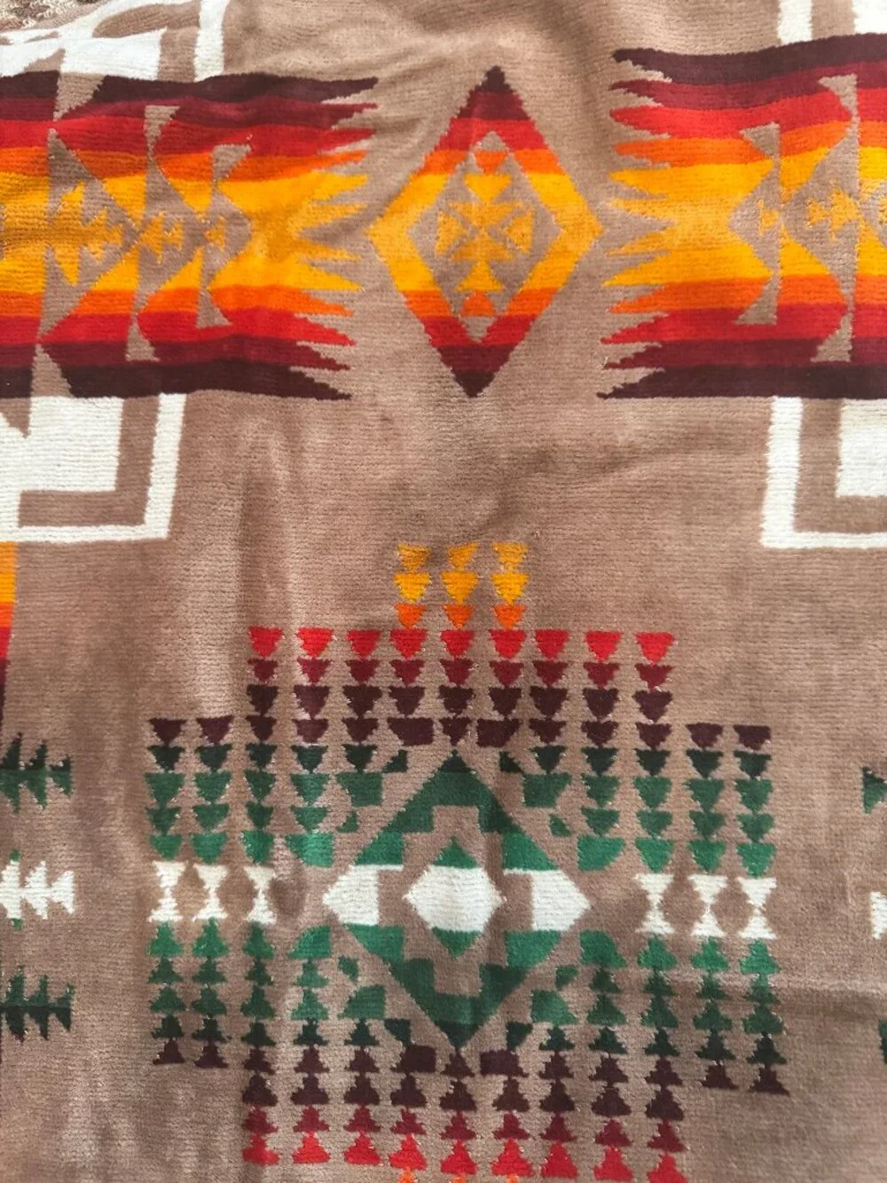 PENDLETON XB233-51114 JACQUARD SPA TOWL CHIEF JOSEPH KAHKI